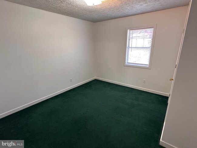 Photo - 30 Westridge Dr Unit B