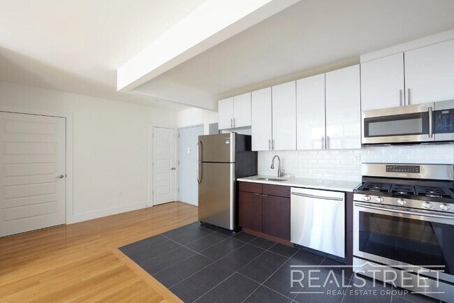Photo - LUXURY 1 BED LOFT in Queens! Unidad 630