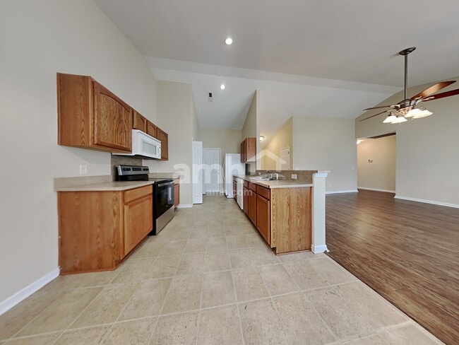 Photo - 425 Watershed Dr