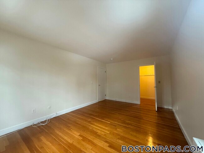 Photo - 17 Captain Parker Arms Unit 15