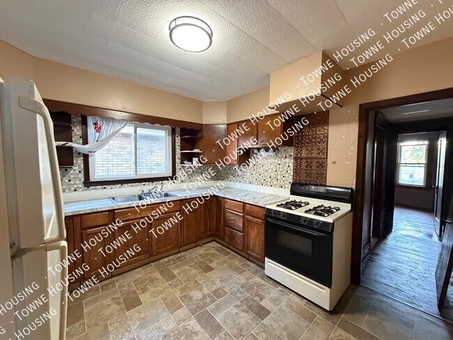 Photo - 418 Colvin Ave Unit Upper