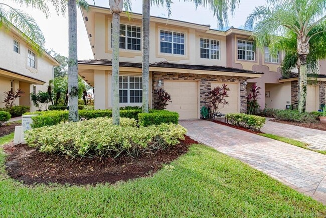 Photo - 356 SE Bloxham Way