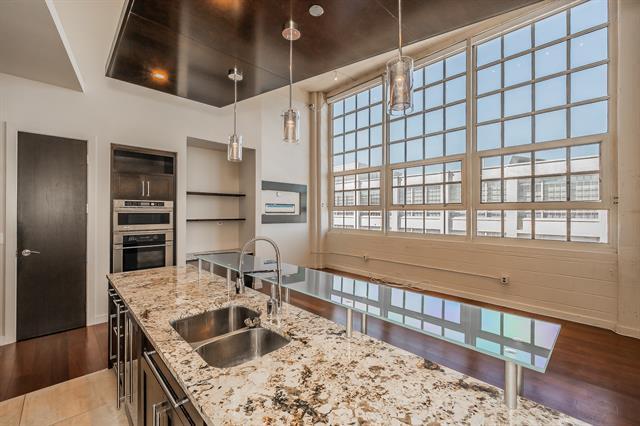 Building Photo - 2600 W 7th St Unit 2816