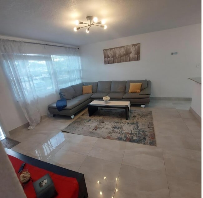 Building Photo - 1670 NE 1st Ave