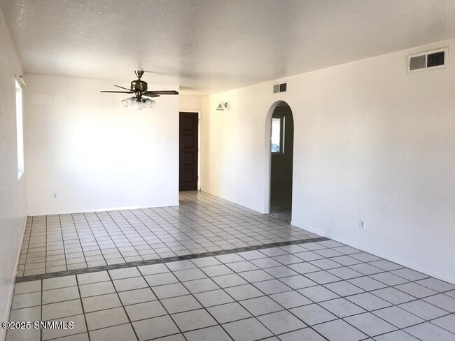 Photo - 1605 S Telshor Blvd