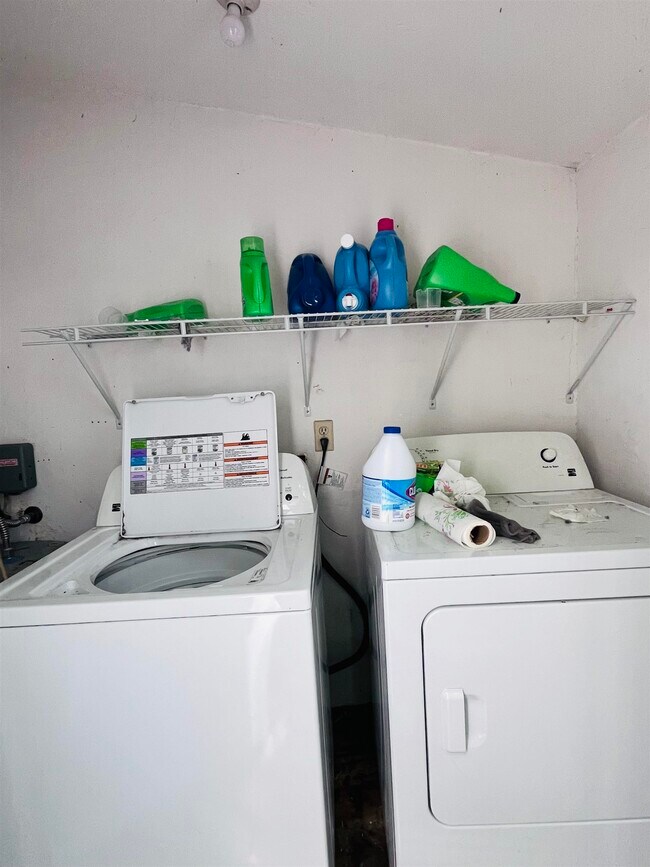 Photo - 581 Holyoke Ct House