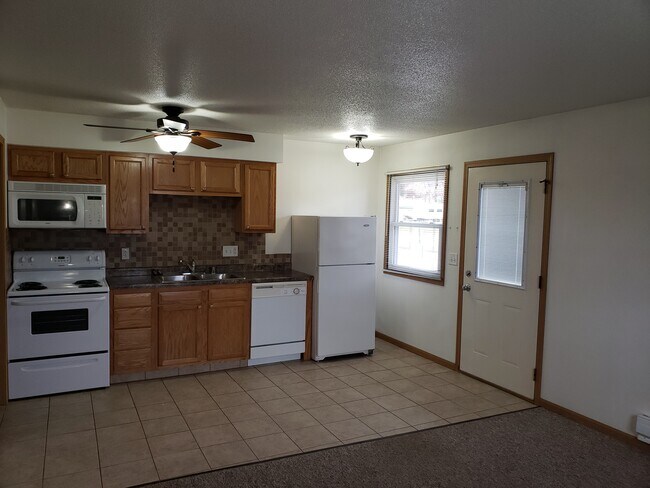 Photo - 606 N Main St Unit #1