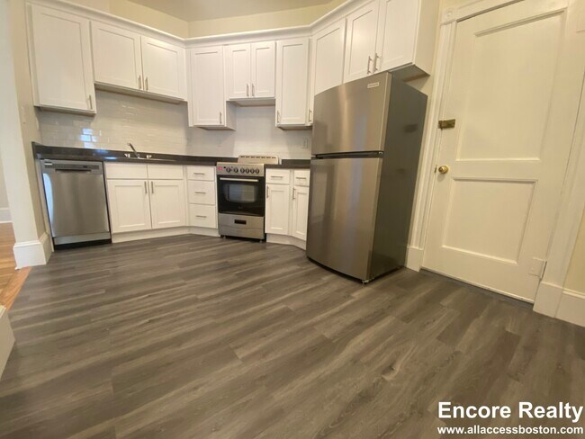 Photo - 1595 Beacon St Unit 3