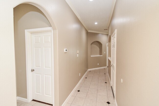 Photo - 15975 Cottage Ivy Cir
