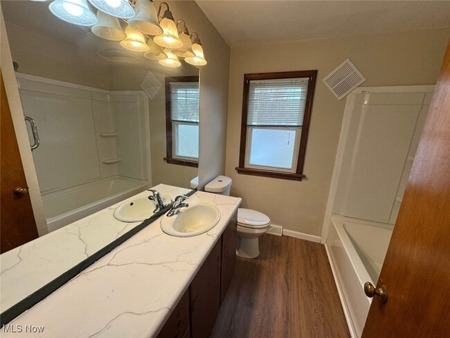 Photo - 1612 Maple Dr