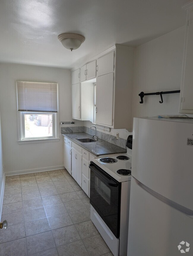 Building Photo - 1010 N 24th Street Unit 3 Rental