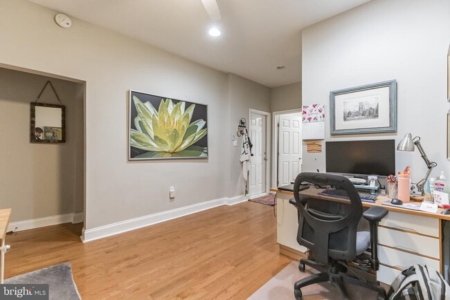 Photo - 1824 Catharine St Townhome