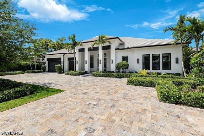 Building Photo - 760 Park Shore Dr