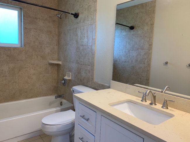 Photo - 2335 55th St