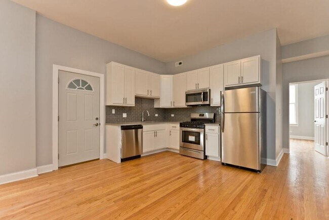 Photo - 3 bedroom in Chicago IL 60647 Unit 2F
