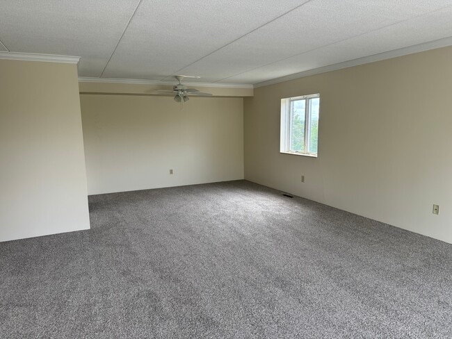 Photo - Lincoln Tower Apartments Unit 403