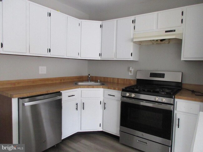 Photo - 2016 Raven's Row