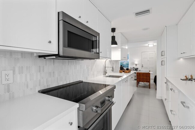 134 Peruvian Ave Unit 104