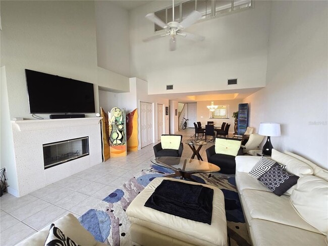 3905 Mariners Walk Unit 826