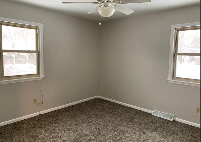 Photo - 402 N Division St