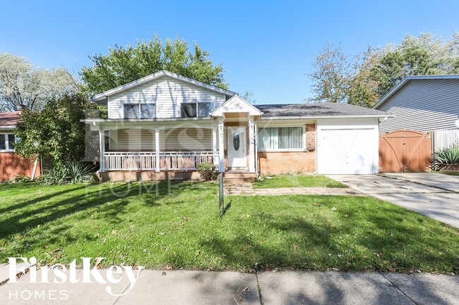 Building Photo - 122 E Lincoln Ave