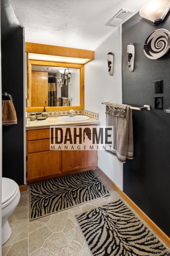 Photo - 1045 Sagewood Pl Unit Lower