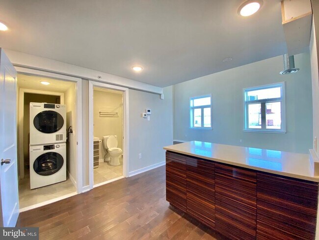 Photo - 1 W Main St Unidad 514