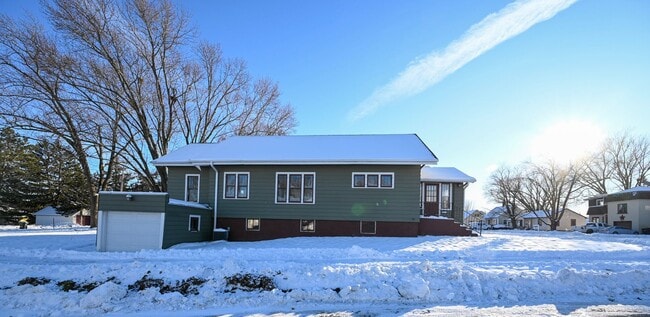 Photo - 1802-1806 Superior Ave - Duplex Unit 1802