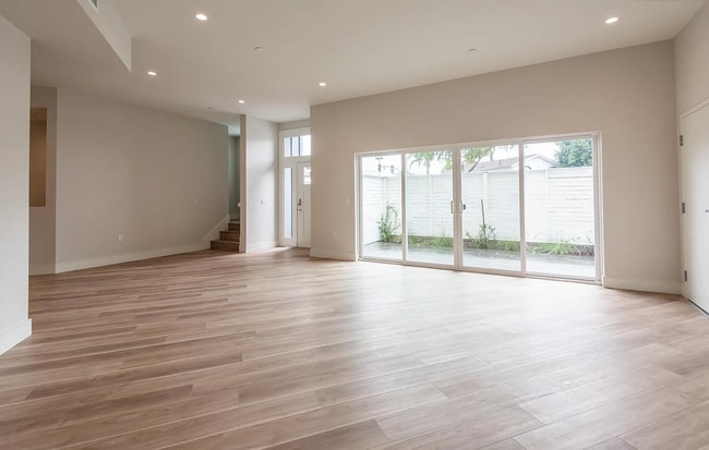 Building Photo - Grant Avenue A Unit A