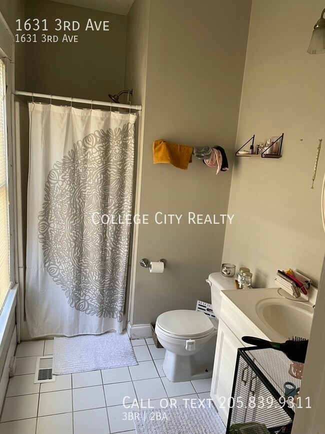 Photo - 1631 3rd Ave