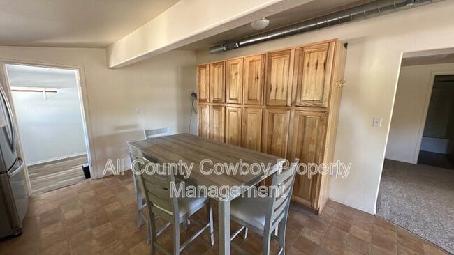 Photo - 868 N 14th St