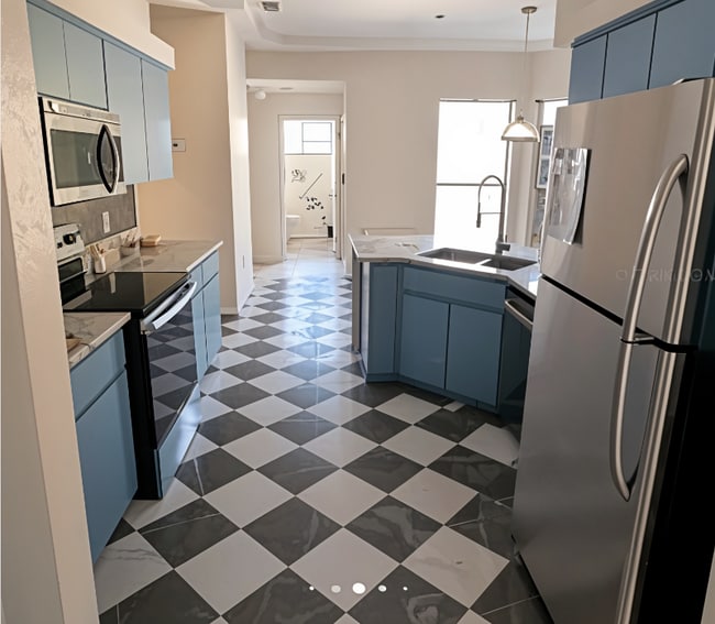 Photo - 3467 Everett Ave