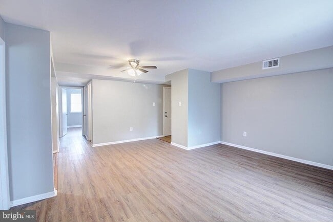 Building Photo - 1599 N East St Unit 12 Rental