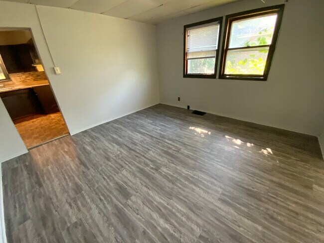 Photo - 17 Fairweight Ave