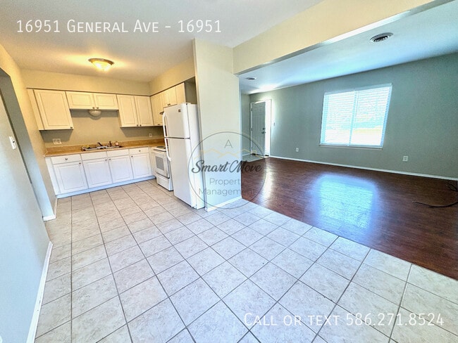 Photo - 16951 General Ave Unidad 16951