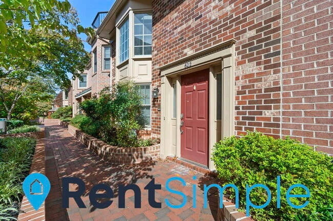 Photo - 602 N Tazewell St