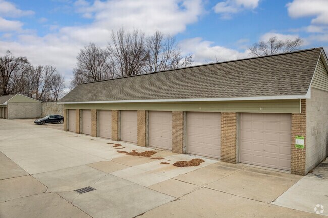 Huron River Wyandotte Apartments