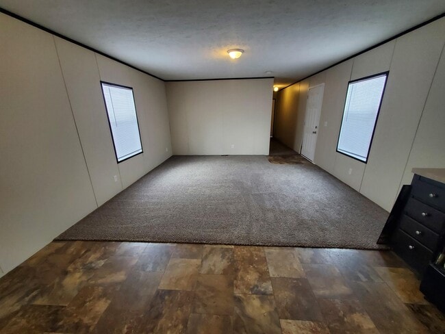 Photo - 2 Meadowlark Dr