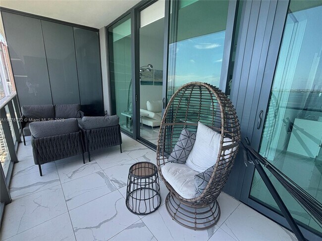 Photo - 480 NE 31st St