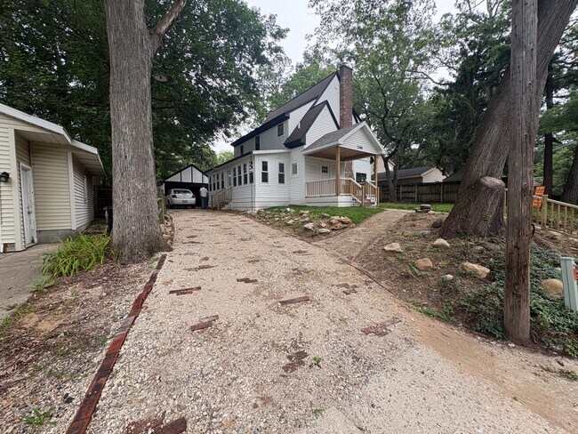 Photo - 2390 Crestview Dr SW