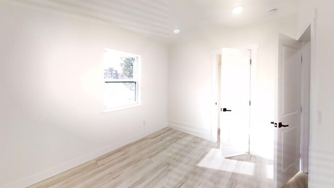 Photo - 1129 W 14th St