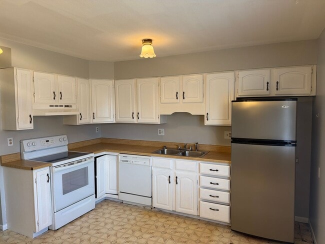 Building Photo - 4471 E Pikes Peak Ave Unit 4471