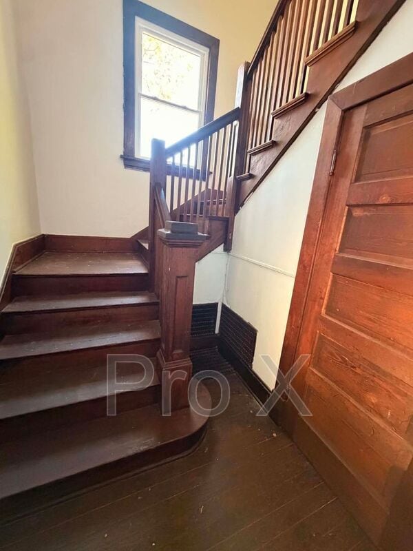 204 N Sergeant Ave