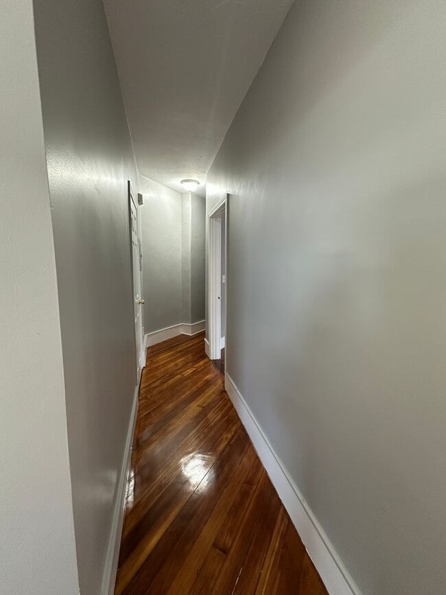 Building Photo - 82 Bragdon St Unit 3