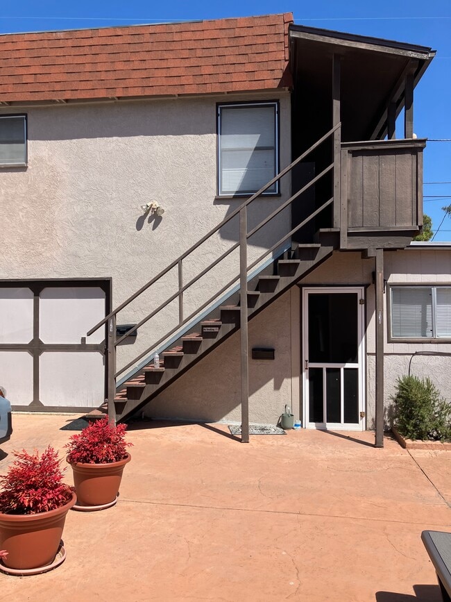 Building Photo - 129 Montecito Ave Unit 129