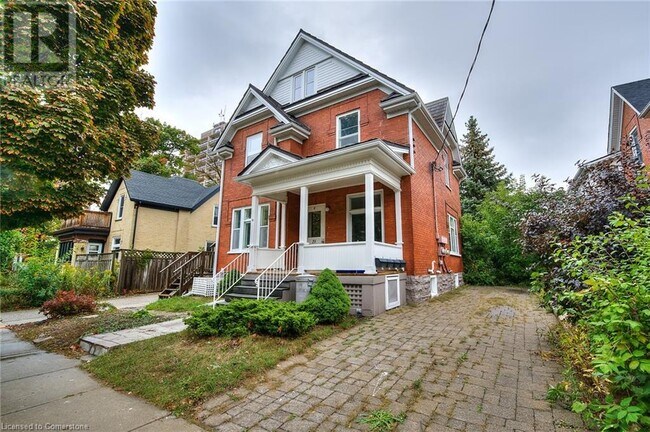 Photo - Unbeatable Value! Den Unit on Top Floor in Kitchener | $1299 ALL-INCLUSIVE | Parking & Laundry Unit 4