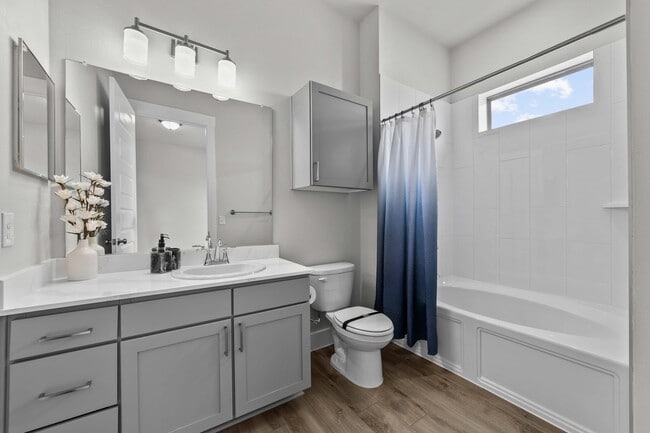 Photos_LuxeOfMckinney_Bathroom-17