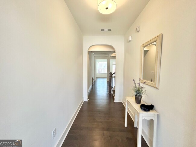 Photo - 5316 Radford Loop