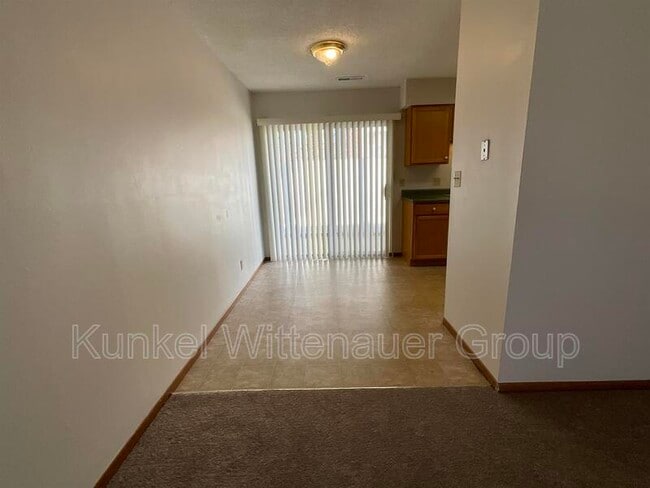 Photo - 438 Williamsburg Dr