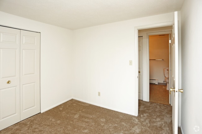 2HAB, 1BA - 833 ft²